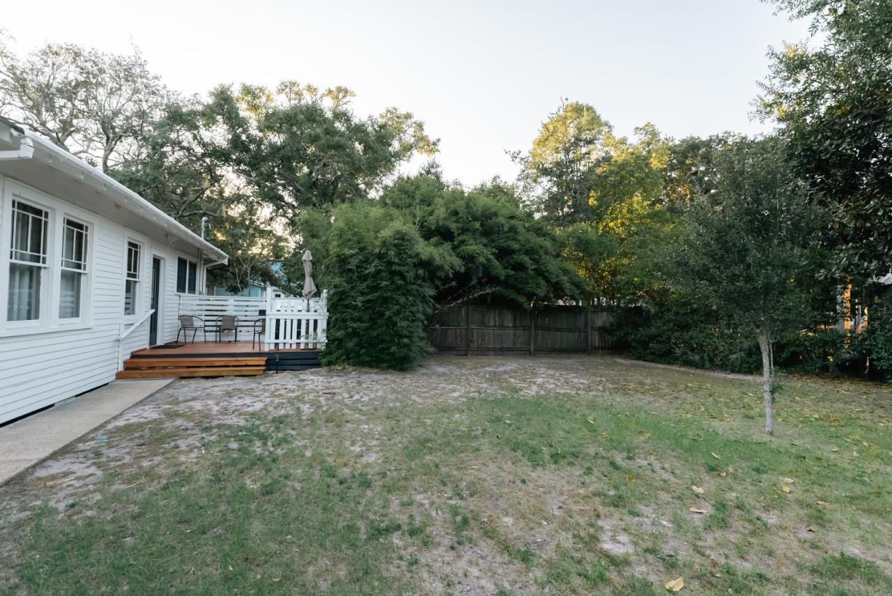 Gulf Coast Craftsman - Cozy, Charming & Central! Gulfport Exterior photo