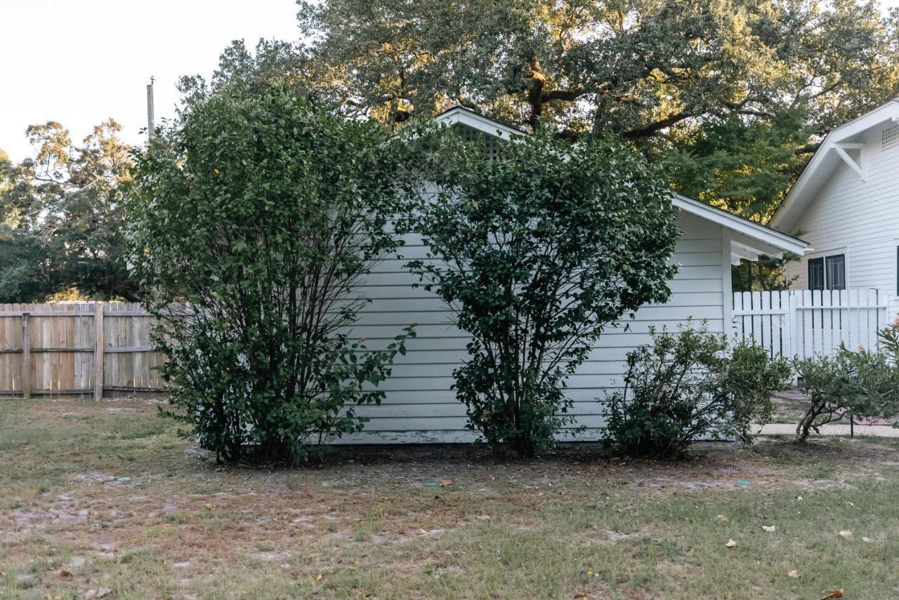 Gulf Coast Craftsman - Cozy, Charming & Central! Gulfport Exterior photo