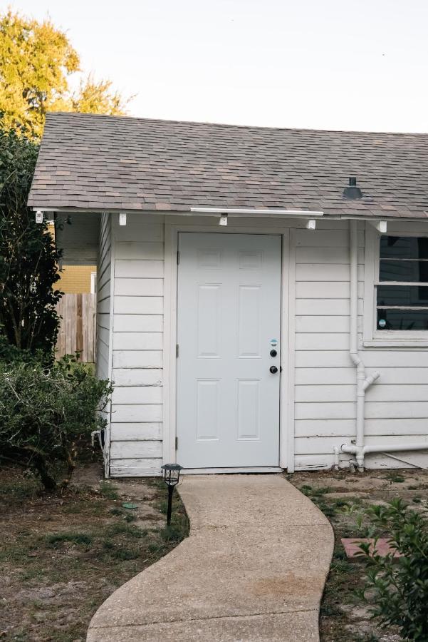 Gulf Coast Craftsman - Cozy, Charming & Central! Gulfport Exterior photo
